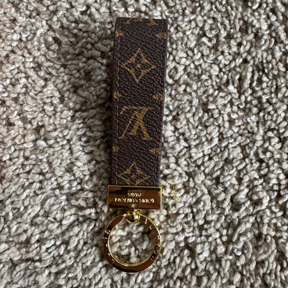 Louis Vuitton Monogram 6 Key Holder M62630 Women,Men  Louis Vuitton Brown and Gold Key Holder